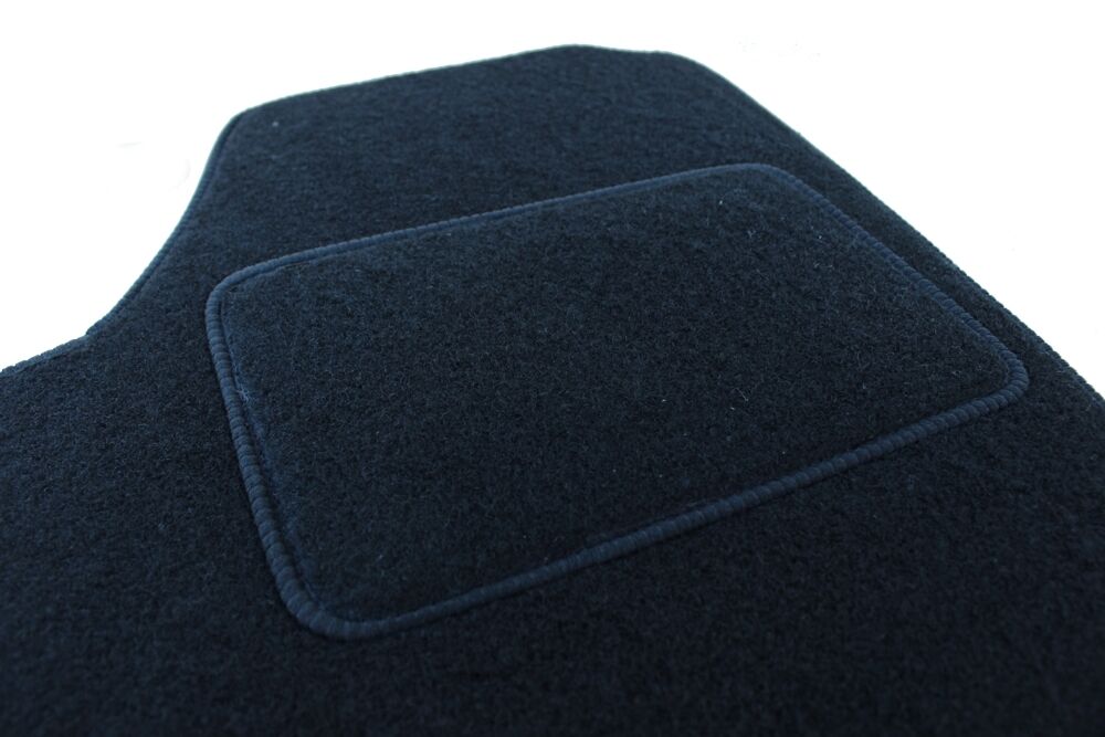 Tappetini BASIC in velluto nero per: Lancia Thesis berlina (2001-2009
