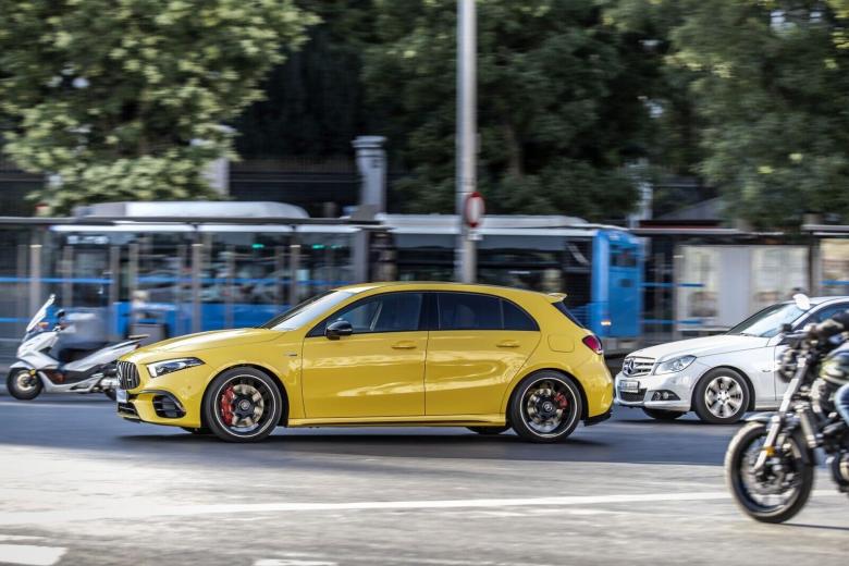 CERCHI IN LEGA ADATTI PER MERCEDES CLASSE A W177 LOOK A45 LOOK NERO LUCIDO